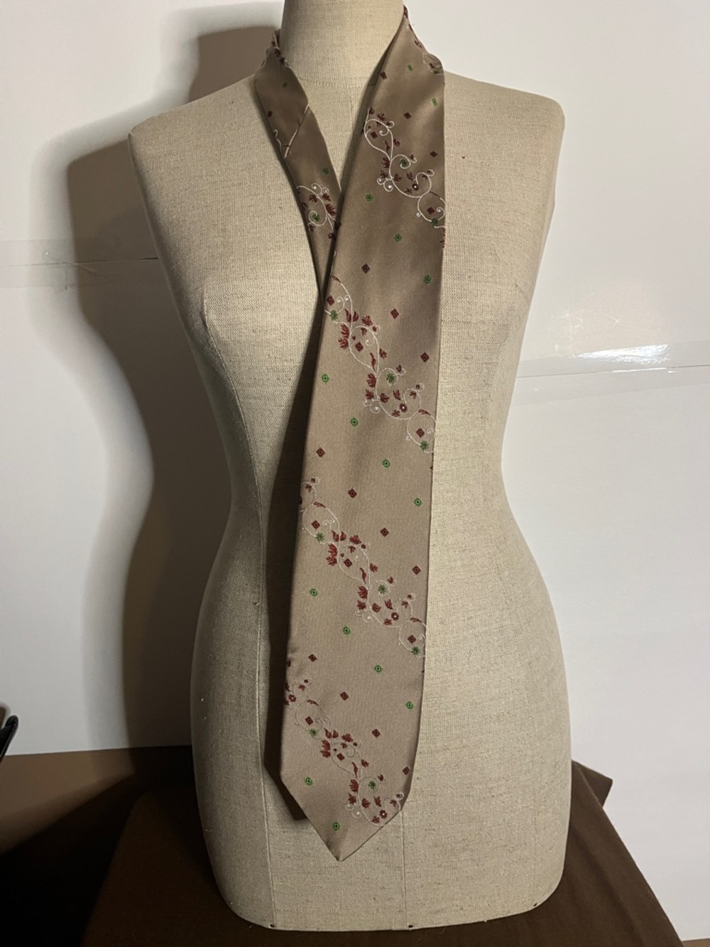😄Schiaparelli 60’s MCM tie wide office work ready stylish vintage